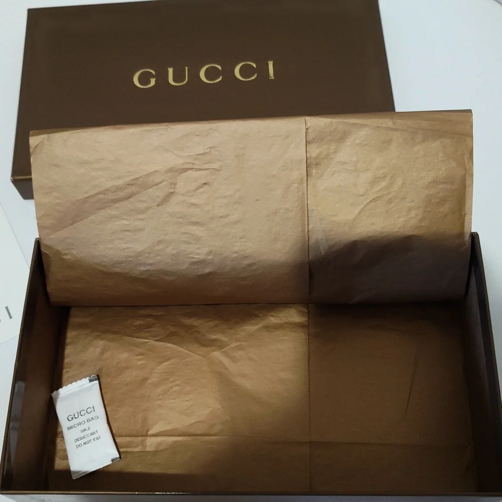 Gucci Beige Leather Wallet - Picture 9 of 11